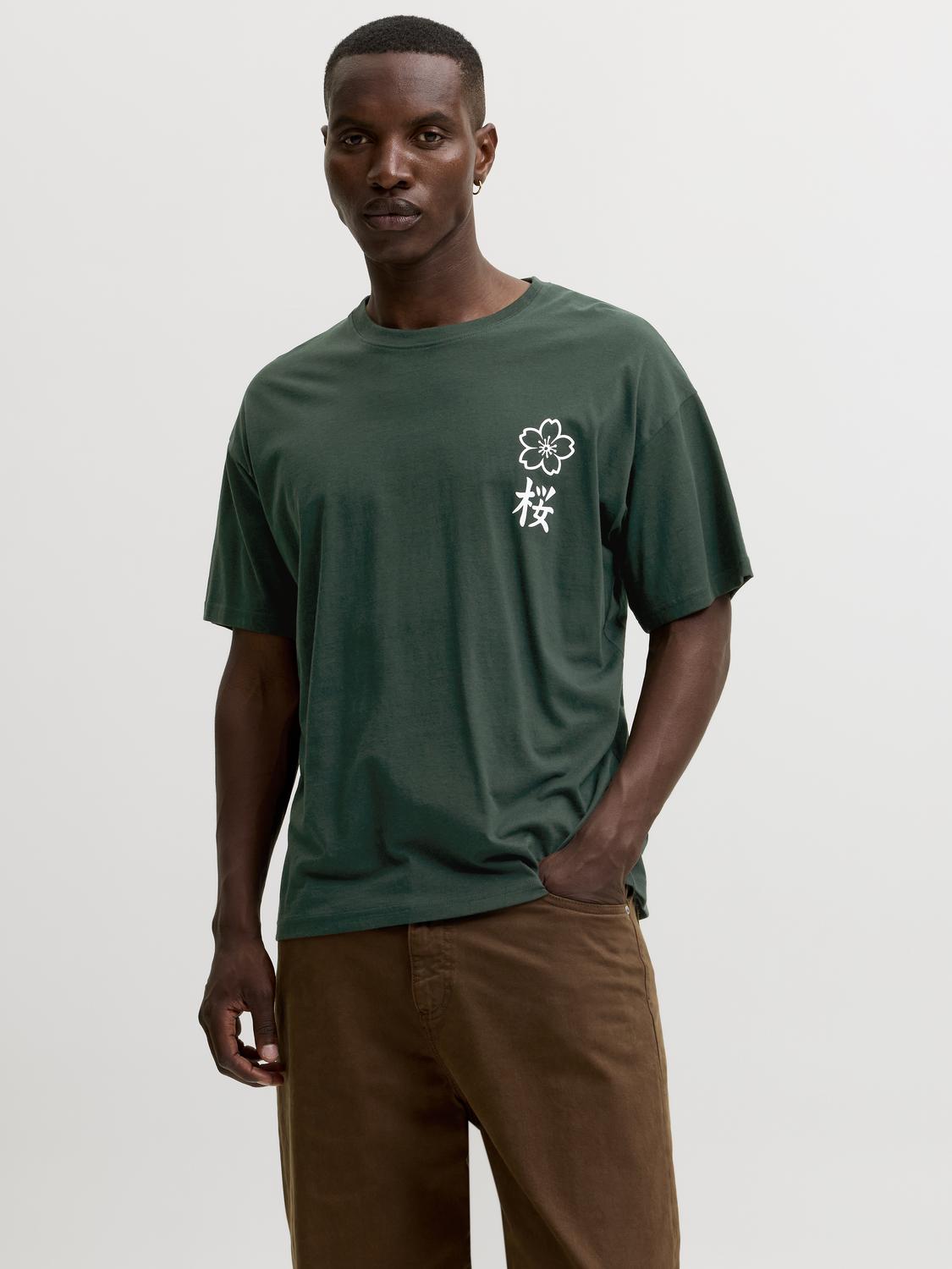 model_shot-front